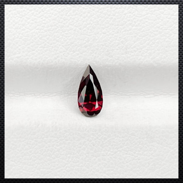 Garnet 0.90 Ct 9 mm El Hoyazo